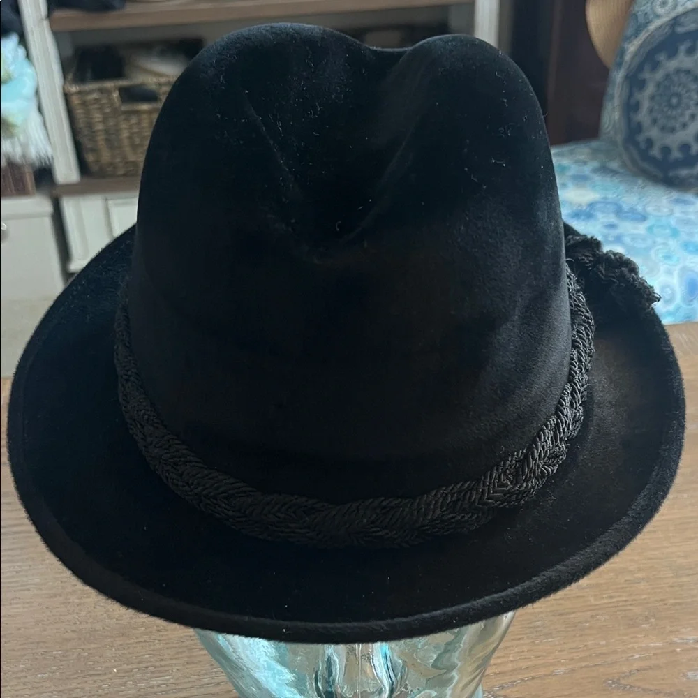 Source Unknown item shown